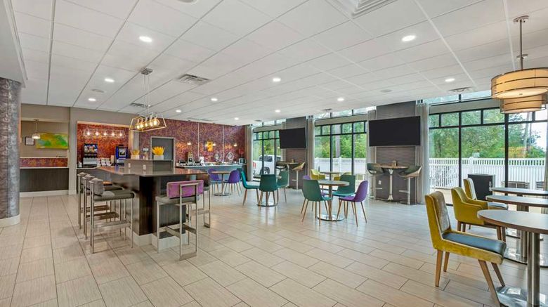 <b>Best Western Plus Ruston Hotel Restaurant</b>. Images powered by <a href="https://iceportal.shijigroup.com/" title="IcePortal" target="_blank">IcePortal</a>.