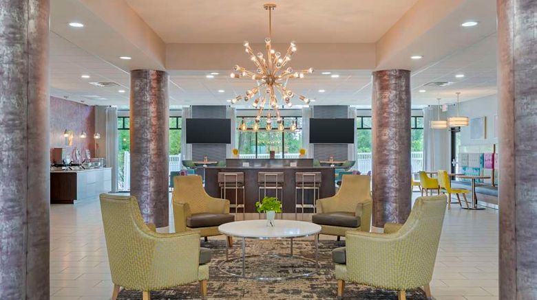 <b>Best Western Plus Ruston Hotel Lobby</b>. Images powered by <a href="https://iceportal.shijigroup.com/" title="IcePortal" target="_blank">IcePortal</a>.