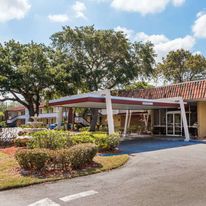 Baymont Inn & Suites Sarasota