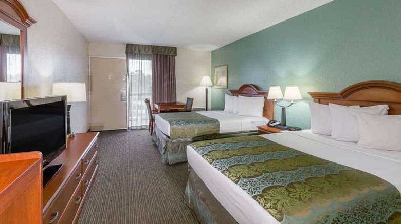 <b>Baymont Inn & Suites Sarasota Room</b>. Images powered by <a href="https://iceportal.shijigroup.com/" title="IcePortal" target="_blank">IcePortal</a>.