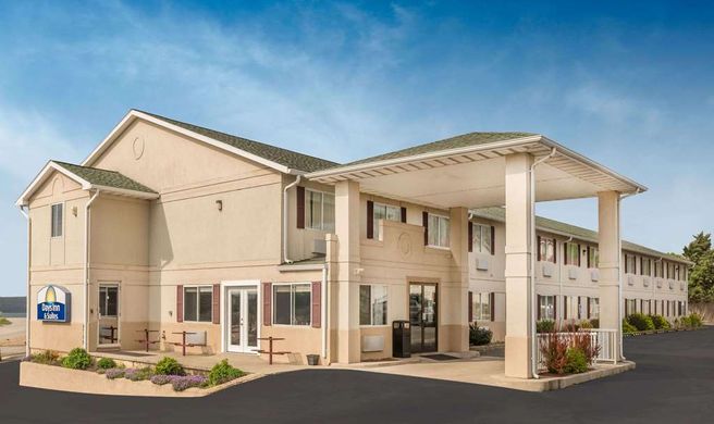 Days Inn by Wyndham Osage Beach Exterior