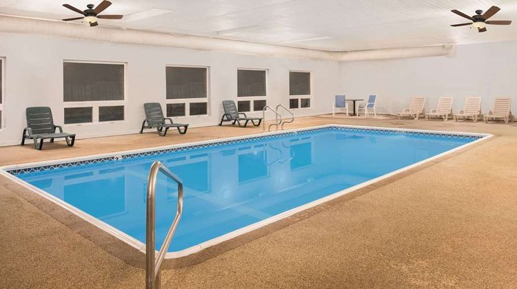 Days Inn by Wyndham Osage Beach Pool