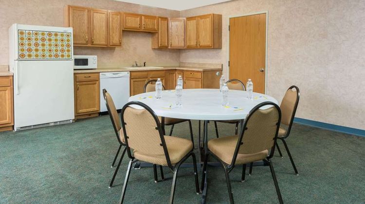 Days Inn by Wyndham Osage Beach Meeting