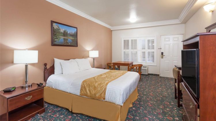 Days Inn & Suites South Gate Room
