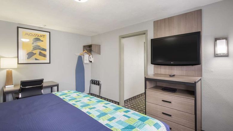 <b>Knights Inn & Suites Salem Room</b>. Images powered by <a href="https://iceportal.shijigroup.com/" title="IcePortal" target="_blank">IcePortal</a>.