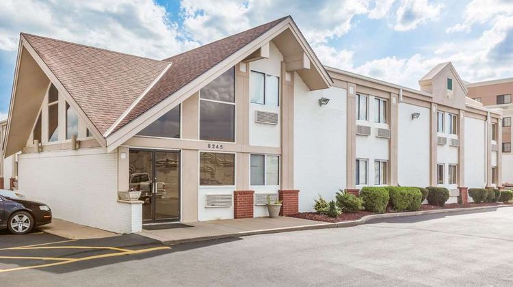 Super 8 Wichita Airport Exterior