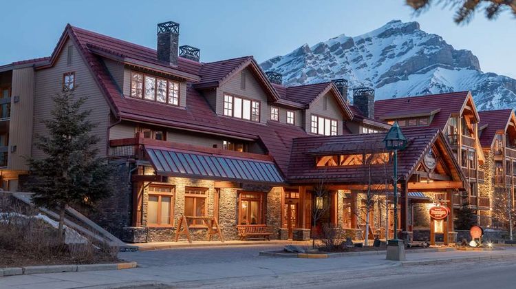 Banff Ptarmigan Inn Exterior