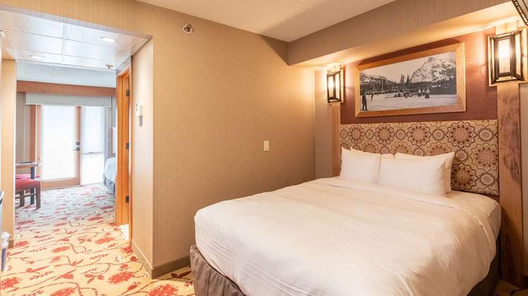 Banff Ptarmigan Inn Room