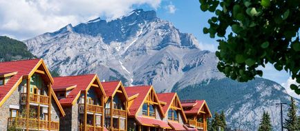 Moose Hotel & Suites Exterior