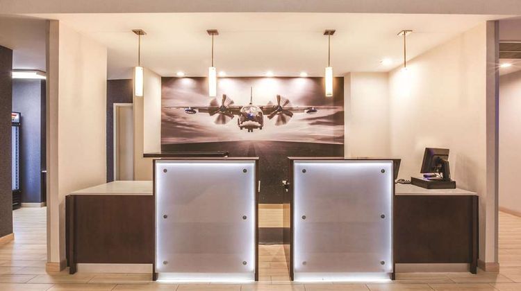 La Quinta Inn & Suites Philadelphia Arpt Lobby