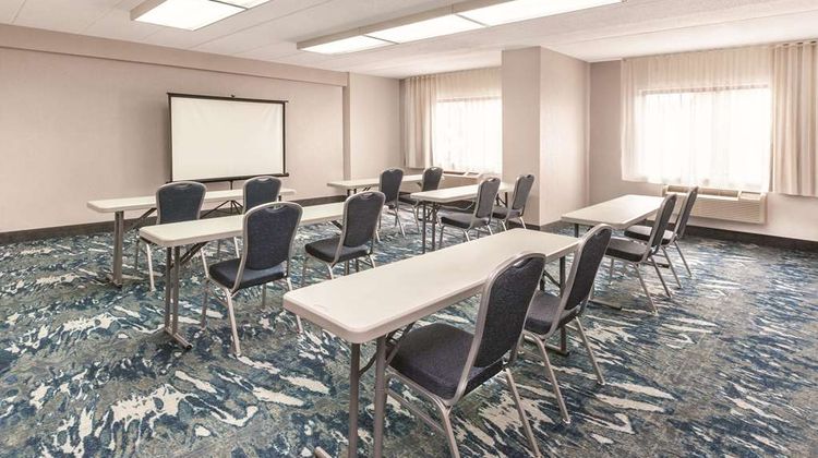 La Quinta Inn & Suites Philadelphia Arpt Meeting