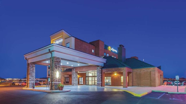 <b>La Quinta Inn & Suites Philadelphia Arpt Exterior</b>. Images powered by <a href="https://iceportal.shijigroup.com/" title="IcePortal" target="_blank">IcePortal</a>.