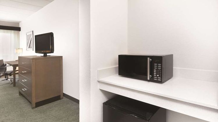 La Quinta Inn & Suites Philadelphia Arpt Room
