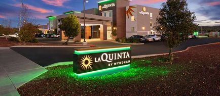 La Quinta Inn & Suites Grand Canyon Area Exterior