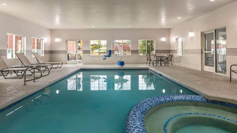 <b>La Quinta Inn & Suites Grand Canyon Area Pool</b>. Images powered by <a href="https://iceportal.shijigroup.com/" title="IcePortal" target="_blank">IcePortal</a>.