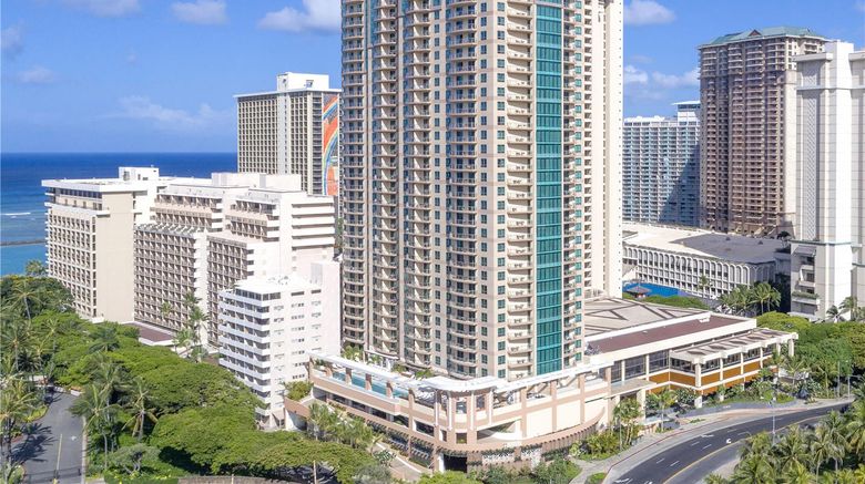 Hilton Grand Vacations Grand Islander Exterior. Images powered by <a href="https://iceportal.shijigroup.com" target="_blank" rel="noopener">Ice Portal</a>.