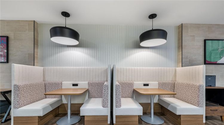 Home2 Suites by Hilton Muskogee Restaurant