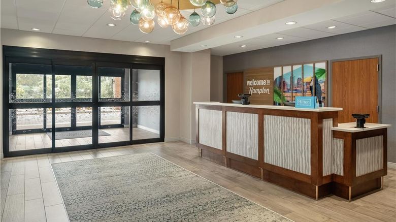 <b>Hampton Inn & Suites Tampa Busch Gardens Lobby</b>. Images powered by <a href="https://iceportal.shijigroup.com/" title="IcePortal" target="_blank">IcePortal</a>.