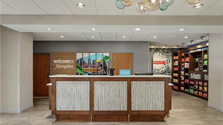 <b>Hampton Inn & Suites Tampa Busch Gardens Lobby</b>. Images powered by <a href="https://iceportal.shijigroup.com/" title="IcePortal" target="_blank">IcePortal</a>.