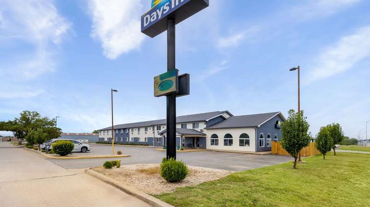 Days Inn Miami Exterior