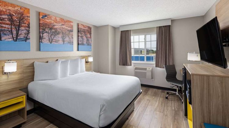Days Inn Miami Room