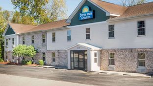 Days Inn & Suites Sellersburg