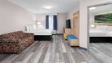 Days Inn & Suites Sellersburg Suite