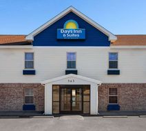 Days Inn & Suites Sellersburg Exterior