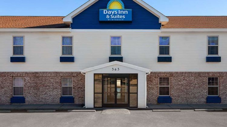 Days Inn & Suites Sellersburg Exterior