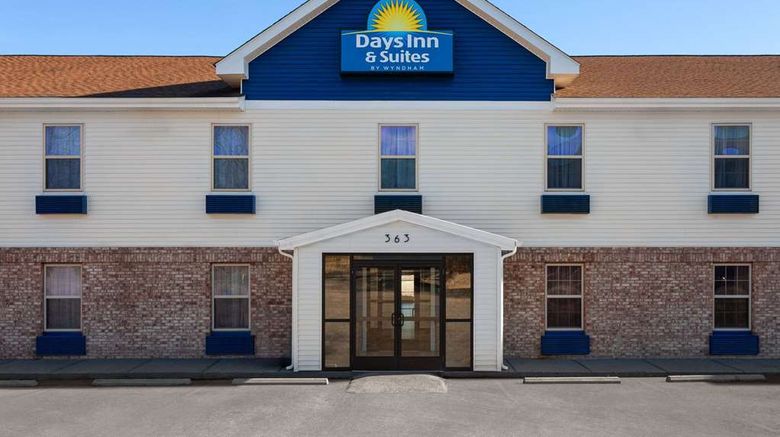 <b>Days Inn & Suites Sellersburg Exterior</b>. Images powered by <a href="https://iceportal.shijigroup.com/" title="IcePortal" target="_blank">IcePortal</a>.