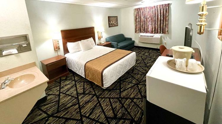 Knights Inn Paxinos Danville Room