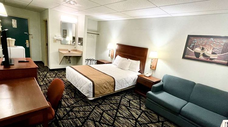 Knights Inn Paxinos Danville Room
