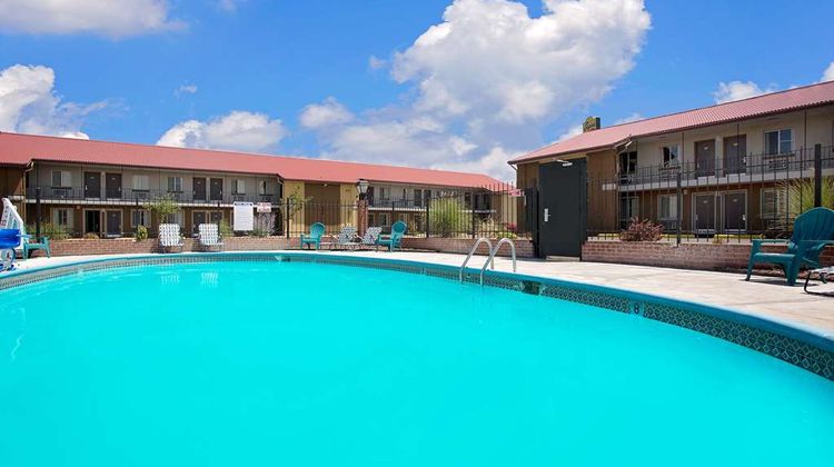 Super 8 Denver Central Pool