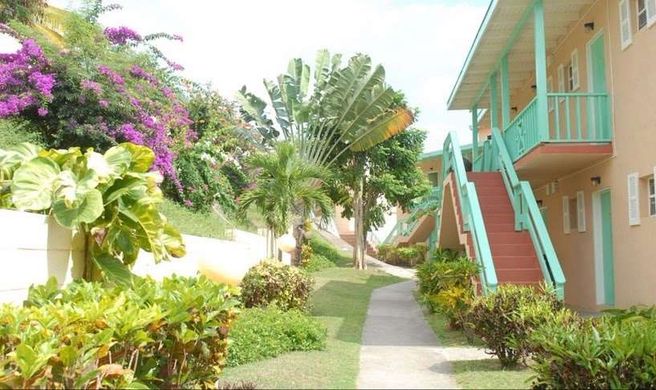 Bird Rock Beach Hotel Exterior