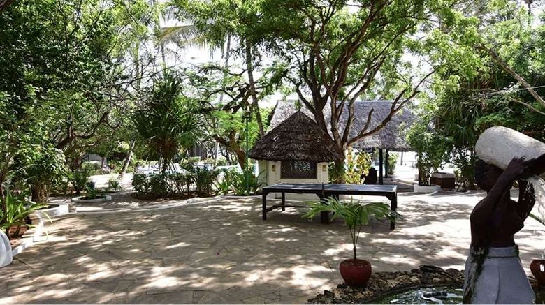 <b>Bird Rock Beach Hotel Exterior</b>. Images powered by <a href="https://iceportal.shijigroup.com/" title="IcePortal" target="_blank">IcePortal</a>.