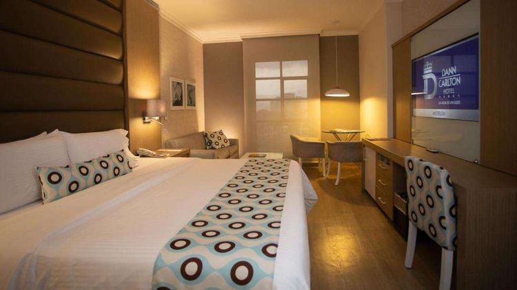 Dann Carlton Hotel Room