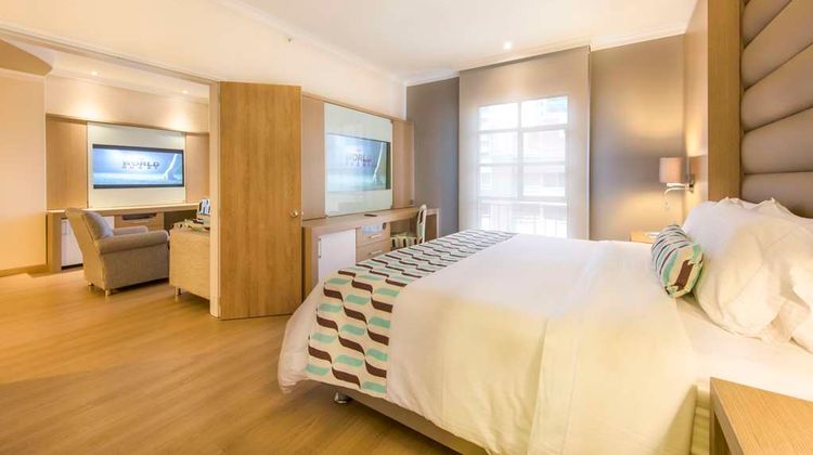 Dann Carlton Hotel Suite