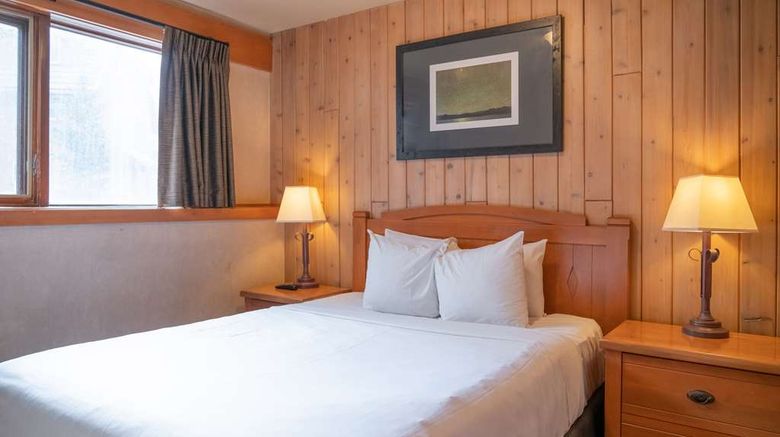 <b>Banff Hidden Ridge Resort Condo Room</b>. Images powered by <a href="https://iceportal.shijigroup.com/" title="IcePortal" target="_blank">IcePortal</a>.