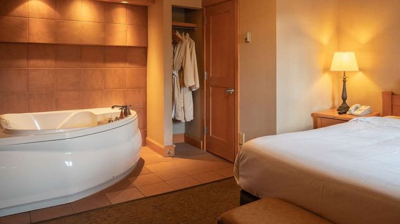 <b>Banff Hidden Ridge Resort Condo Room</b>. Images powered by <a href="https://iceportal.shijigroup.com/" title="IcePortal" target="_blank">IcePortal</a>.