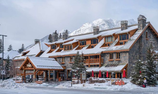 The Fox Hotel & Suites Exterior