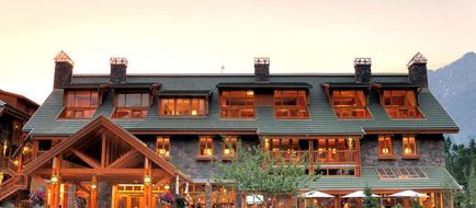 The Fox Hotel & Suites Exterior