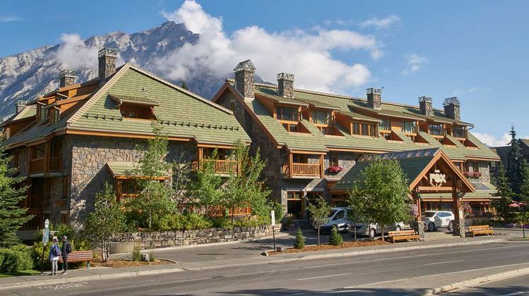 The Fox Hotel & Suites Exterior