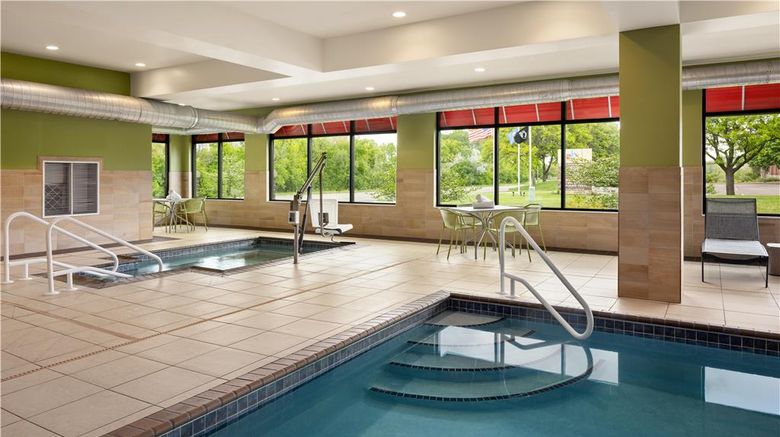 <b>Hampton Inn Minneapolis-Roseville Pool</b>. Images powered by <a href="https://iceportal.shijigroup.com/" title="IcePortal" target="_blank">IcePortal</a>.