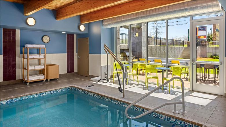 <b>Home2 Suites by Hilton Roseville Pool</b>. Images powered by <a href="https://iceportal.shijigroup.com/" title="IcePortal" target="_blank">IcePortal</a>.