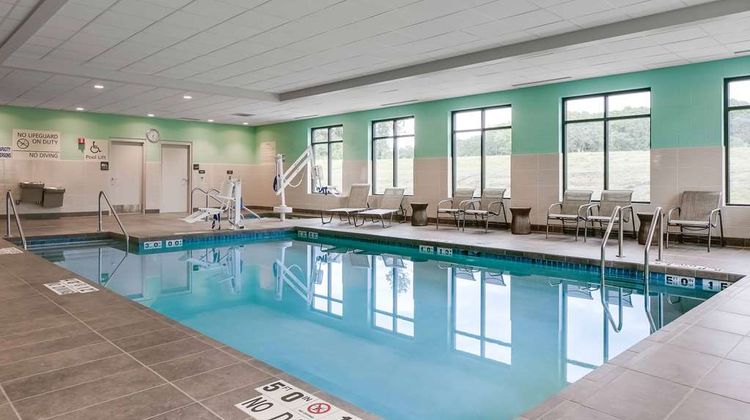 Hampton Inn & Suites-Hudson Pool