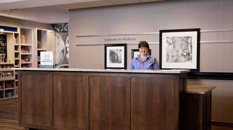 Hampton Inn & Suites-Hudson Exterior
