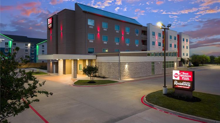 Best Western Plus Executive Residency Exterior