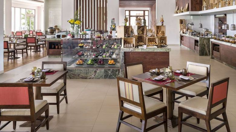 <b>Shangri-La's Hambantota Resort & Spa Restaurant</b>. Images powered by <a href="https://iceportal.shijigroup.com/" title="IcePortal" target="_blank">IcePortal</a>.