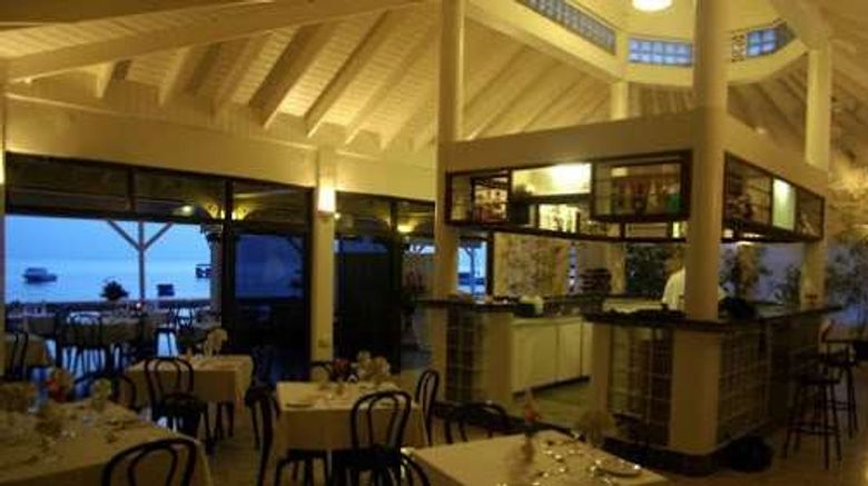 <b>Evergreen Hotel Restaurant</b>. Images powered by <a href="https://iceportal.shijigroup.com/" title="IcePortal" target="_blank">IcePortal</a>.
