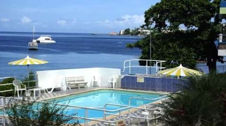 Evergreen Hotel Pool